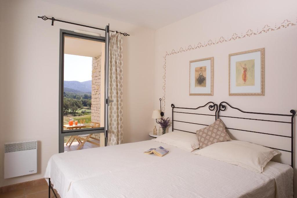 Madame Vacances Residence Provence Country Club Saumane-de-Vaucluse Rum bild