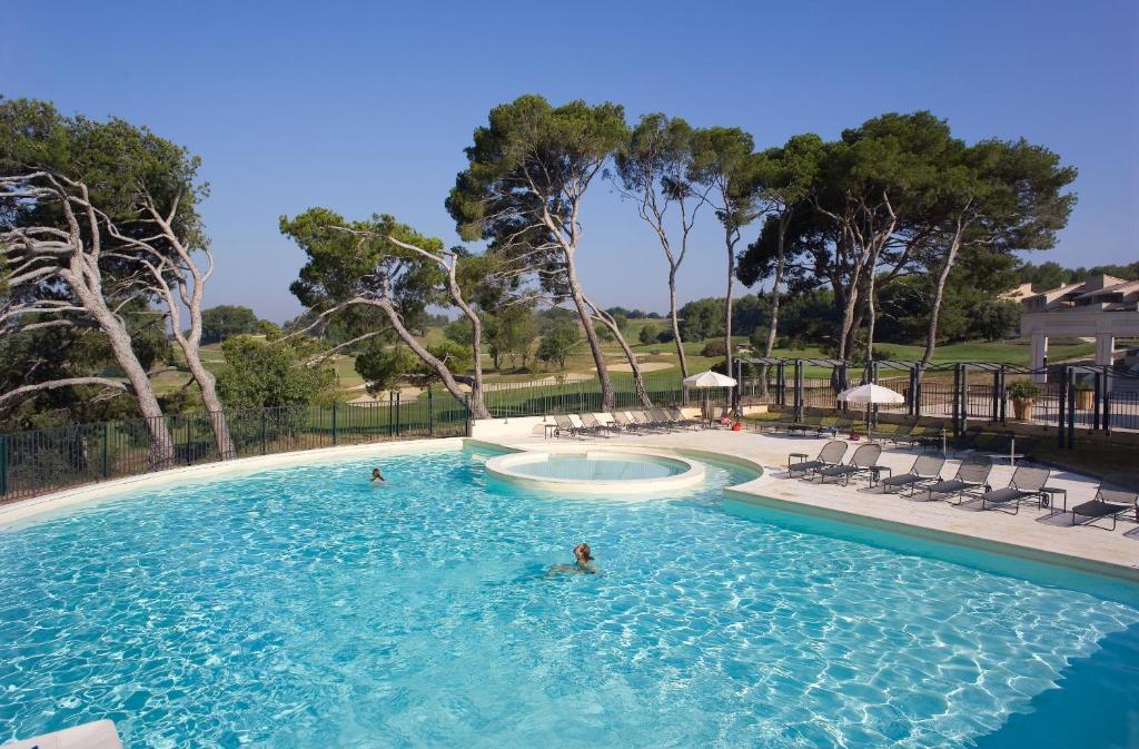 Madame Vacances Residence Provence Country Club Saumane-de-Vaucluse Rum bild